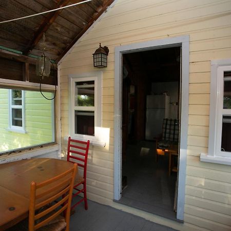 Fun Place With A Sandy Beach For Swimming, Boating, And Fishing, Featuring 3 Available Cabins Fenelon Falls Esterno foto
