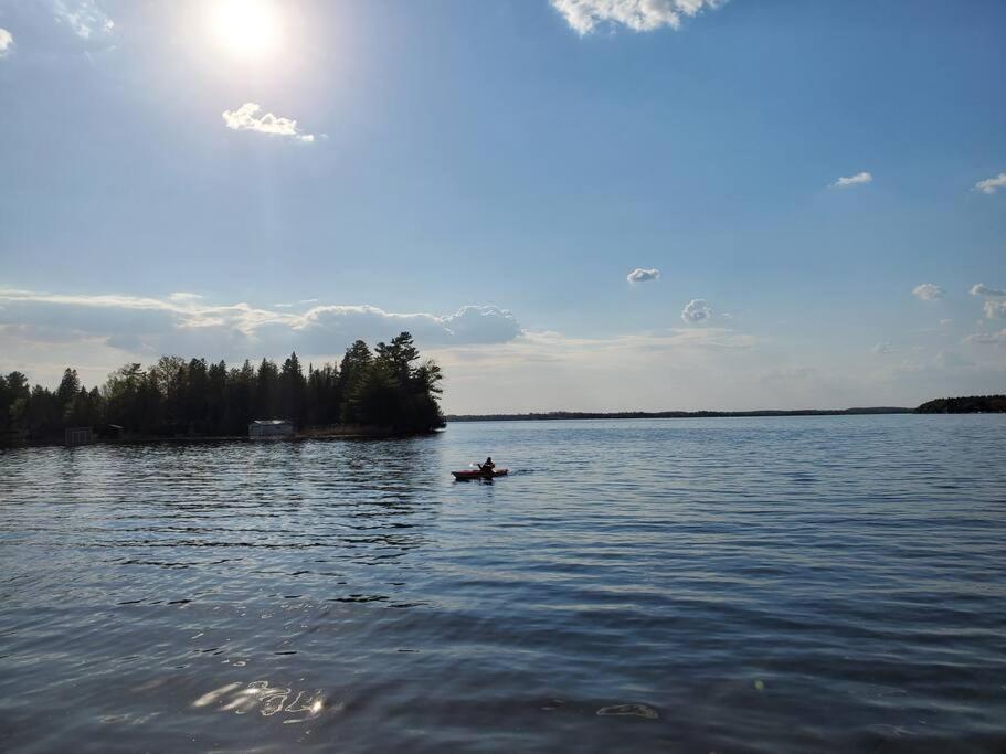 Fun Place With A Sandy Beach For Swimming, Boating, And Fishing, Featuring 3 Available Cabins Fenelon Falls Esterno foto