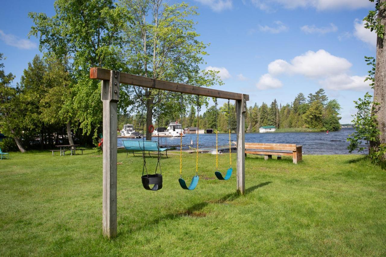 Fun Place With A Sandy Beach For Swimming, Boating, And Fishing, Featuring 3 Available Cabins Fenelon Falls Esterno foto