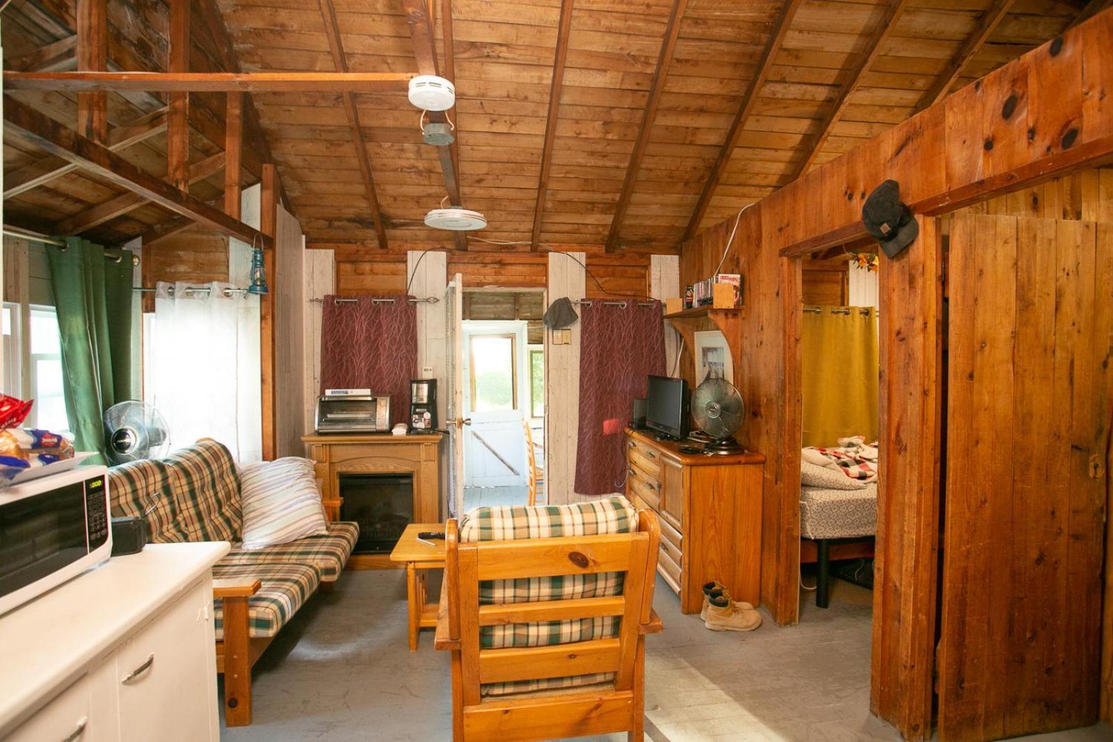 Fun Place With A Sandy Beach For Swimming, Boating, And Fishing, Featuring 3 Available Cabins Fenelon Falls Esterno foto