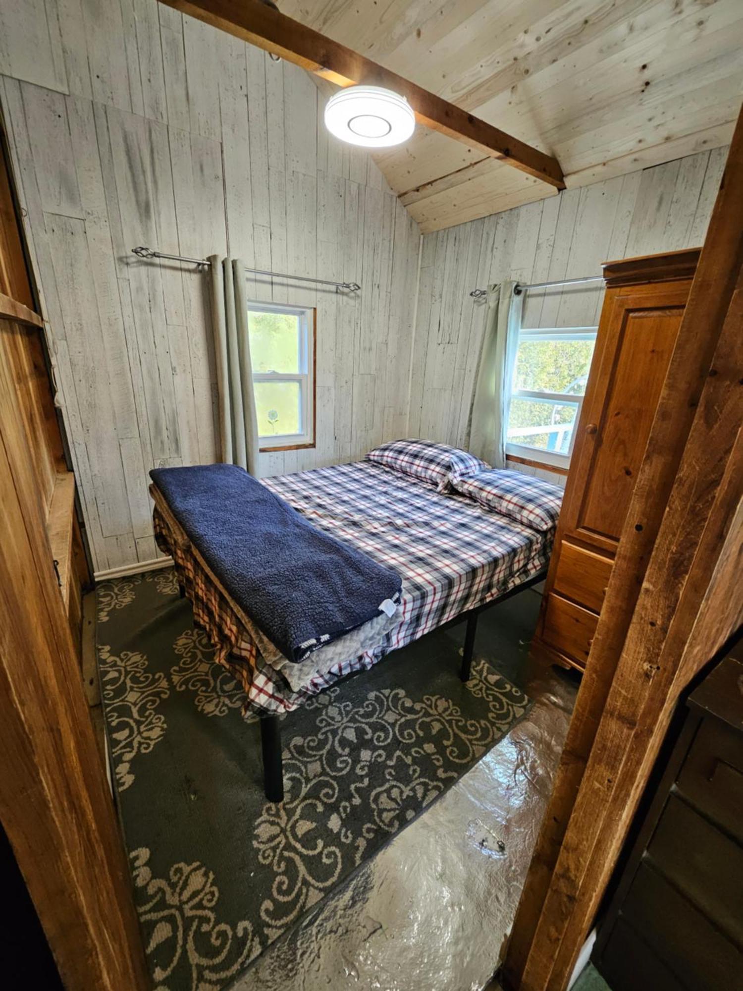 Fun Place With A Sandy Beach For Swimming, Boating, And Fishing, Featuring 3 Available Cabins Fenelon Falls Esterno foto